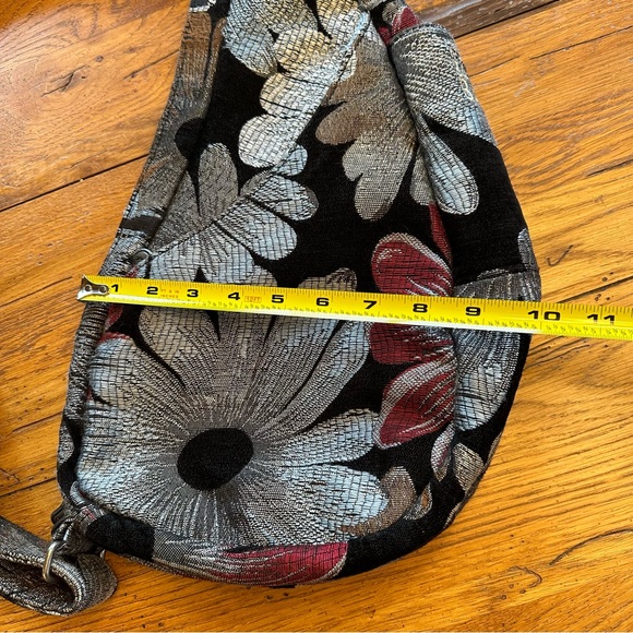 SOLD - AmeriBag Healthy Back Bag Crossbody Sling in Floral Woven Tapestry - Picture 4 of 17